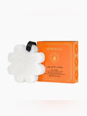 NWT Spongelle Lily of the Valley Exfoliating Body Buffer - White